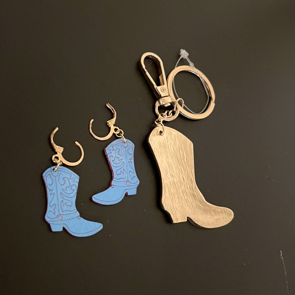 Pink Boot Keychain and earring Set - Picture 3 of 3